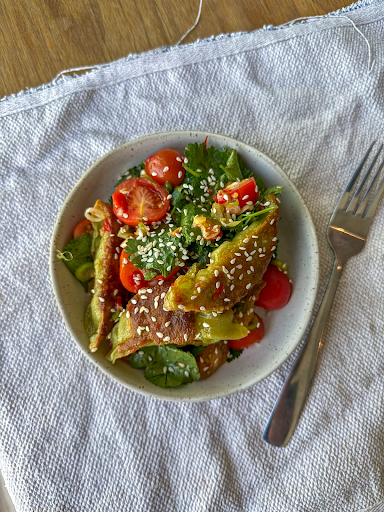 Miso Gyoza Tomato Salad